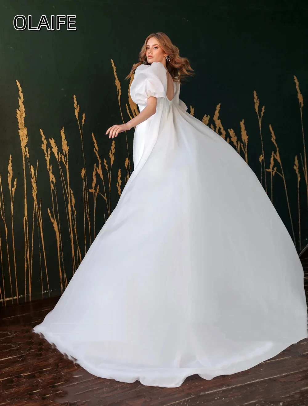 自由奔放に生きるストラップレスオーガンザふわふわ半袖 A ラインのウェディングドレススイープトレインブライダルガウンカスタマイズされたvestidosデノビアボダ