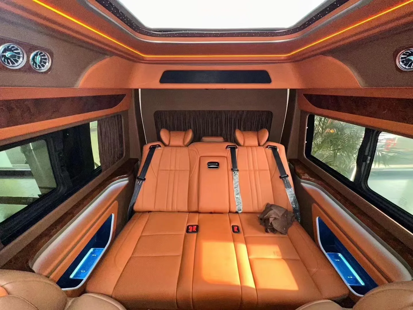 Kursi Mobil Mewah Tipe Alphard untuk Hiace Camper Van Bed, Kualitas Bagus, Pengiriman Cepat, Langsung dari Pabrik, Promo Hot Sale 2024