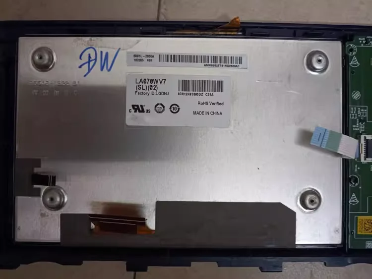 

7-дюймовый ЖК-экран LA070WV7-SL02, проверен на нормальную работу перед отправкой.