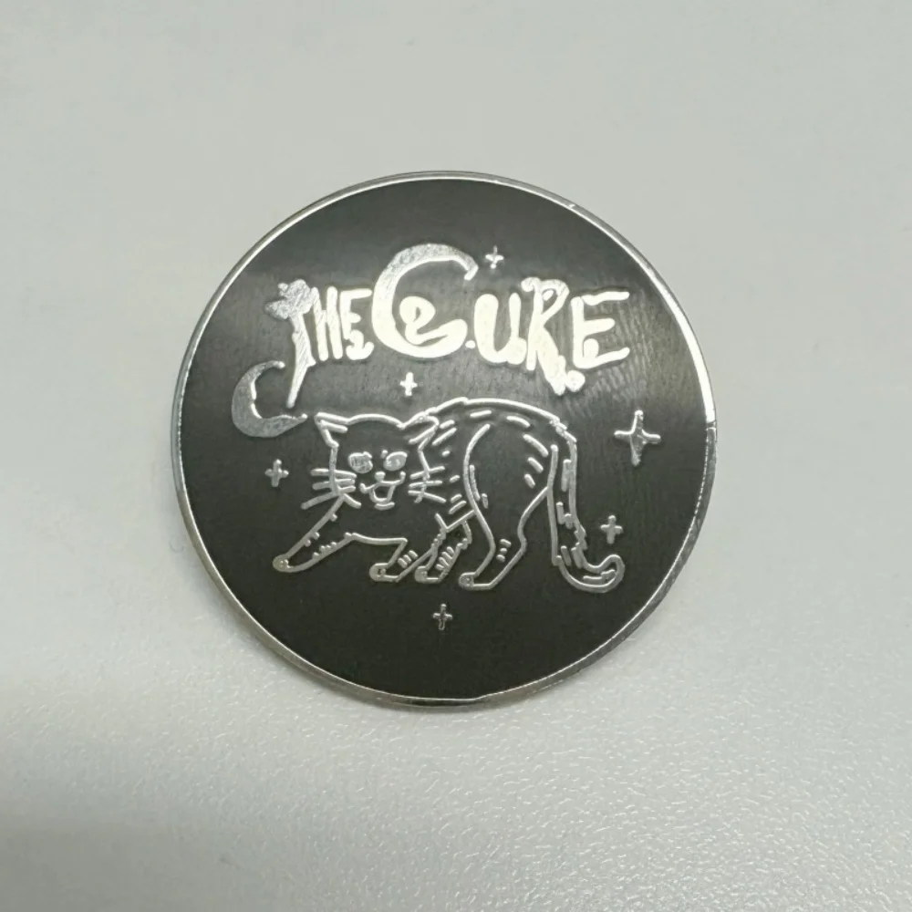 Banda gato logotipo emblema distintivo enigmático mistério gatinho escuro esmalte pino música fã presente coleção