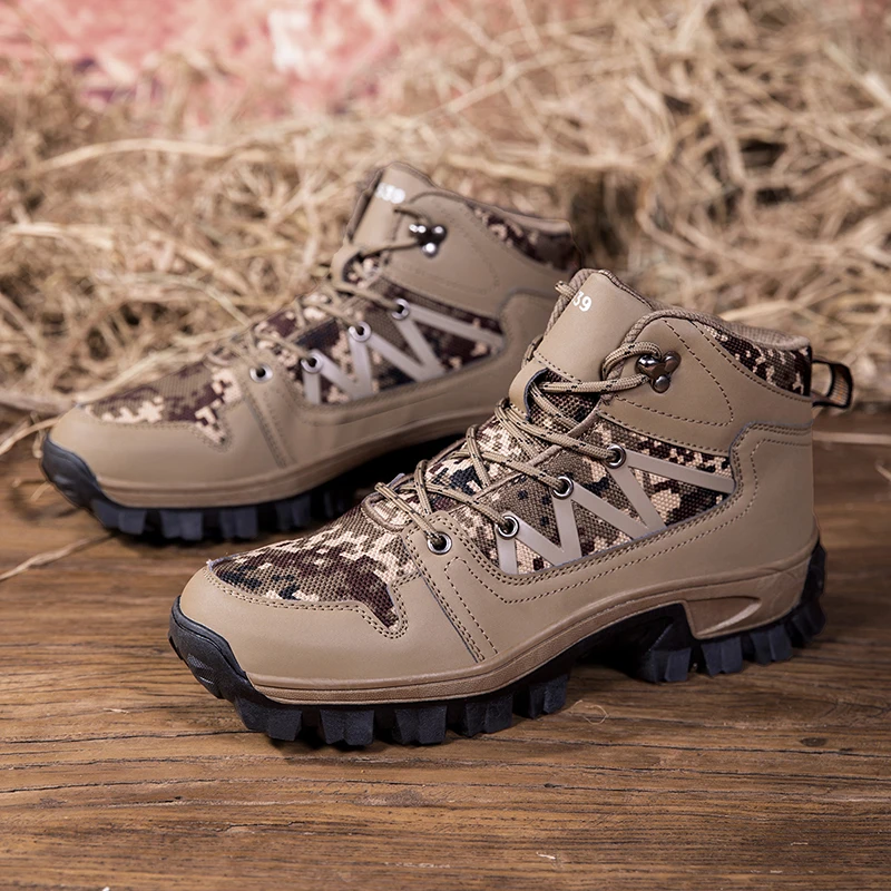 2025 Men's Walking Shoes Leather Desert Boots Slip Resistant Lightweight Work Safety Shoes Breathable Hunting Hiking Men