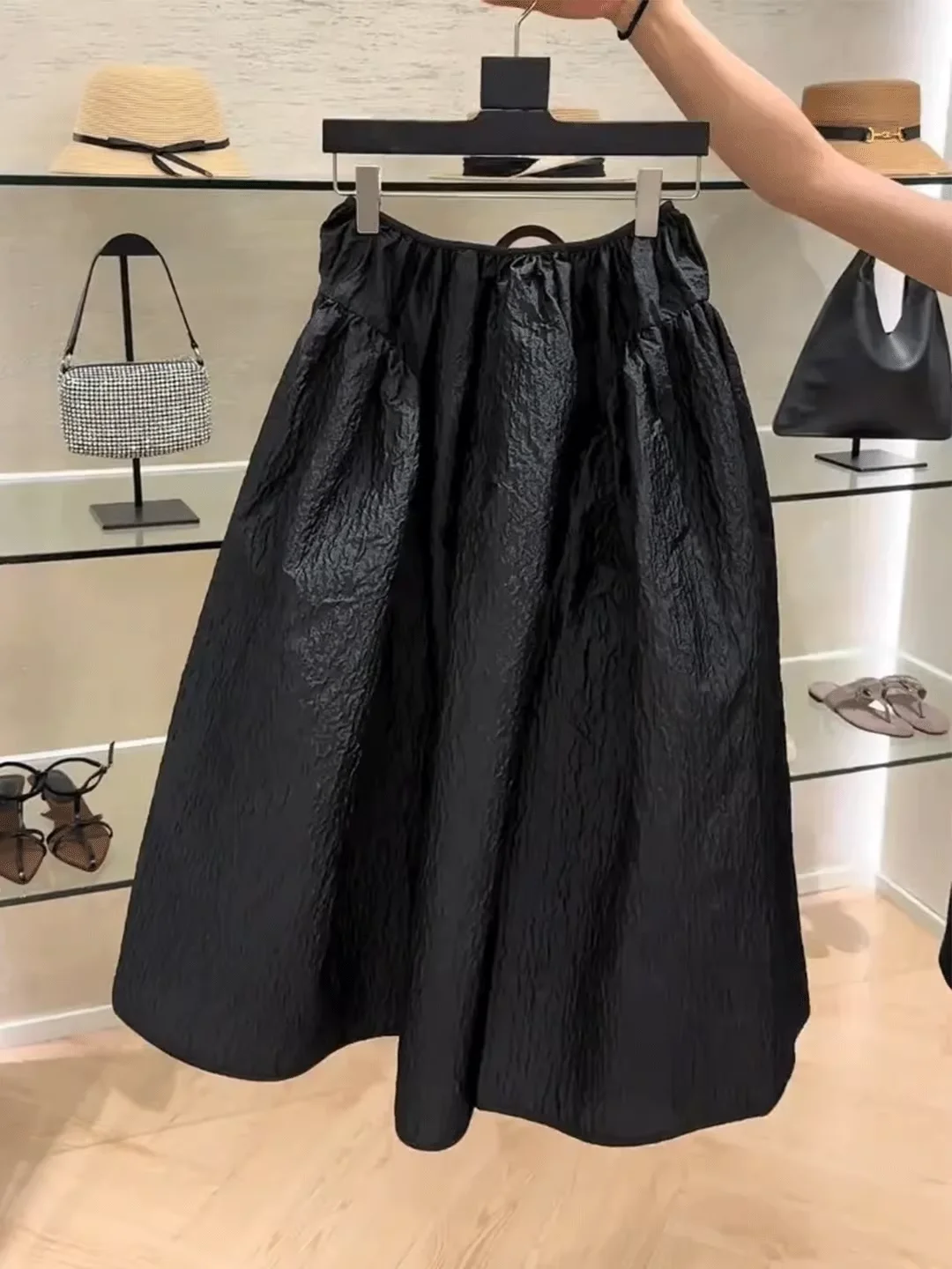 

Черная юбка А-силуэта с высокой талией, женская летняя плиссированная юбка миди, утягивающая, дышащая, приятная к телу, повседневная, свободного кроя