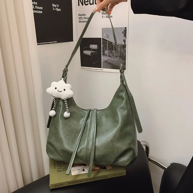 

Women's Hand Bags Crafted From Sturdy Leather Boasting Paris Style And Famous Vintage Elegant Look ​