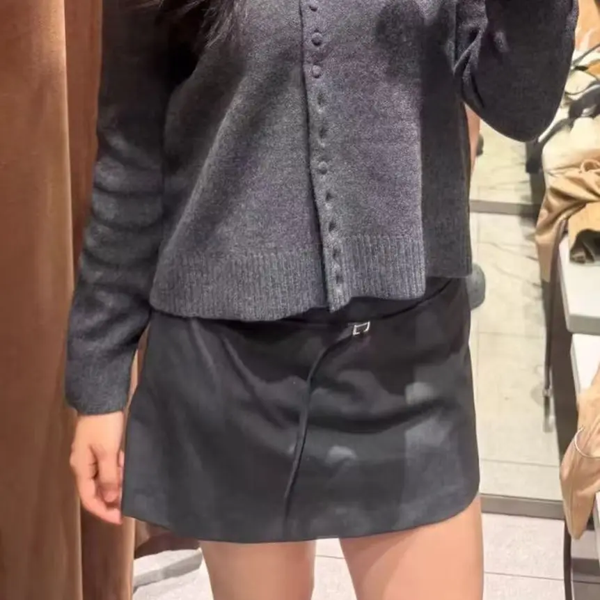 

KONDALA Y2K Шикарные модные клубные женские шорты в клетку с поясом 2025 Женские шорты с мини-молнией и тонкой юбкой Женские повседневные сексуальные однотонные шорты