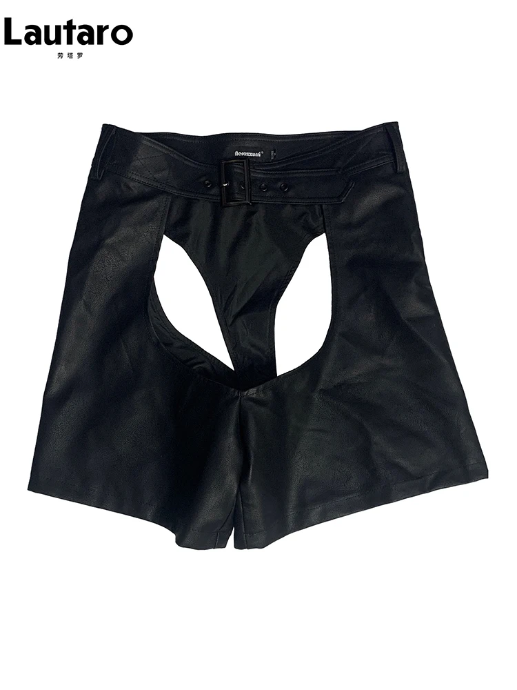 

Lautaro Sunmmer, осенние сексуальные черные шорты из искусственной кожи с вырезами для мужчин, сексуальные выдалбливают эмо, европейская модная одежда 2025
