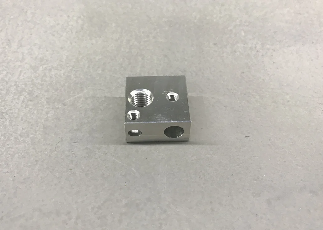 

A small aluminum block for QIDI X-MAX2/XPLUS2 3d printer