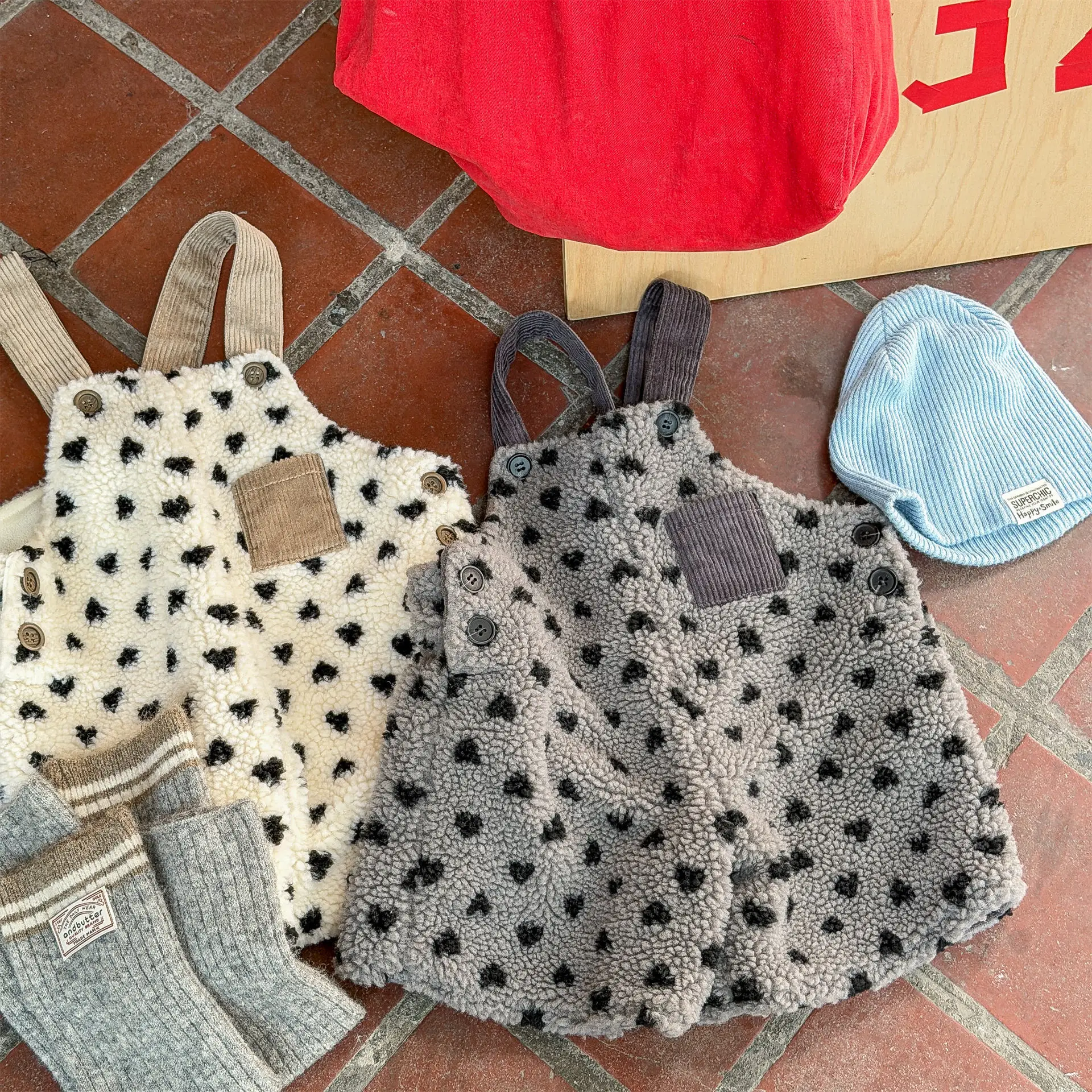 

2025 Winter New Children Lamb Fleece Overalls Girls Warm Strap Pants Plus Velvet Thick Boys Casual Jumpsuit Fashion Kids Clothes