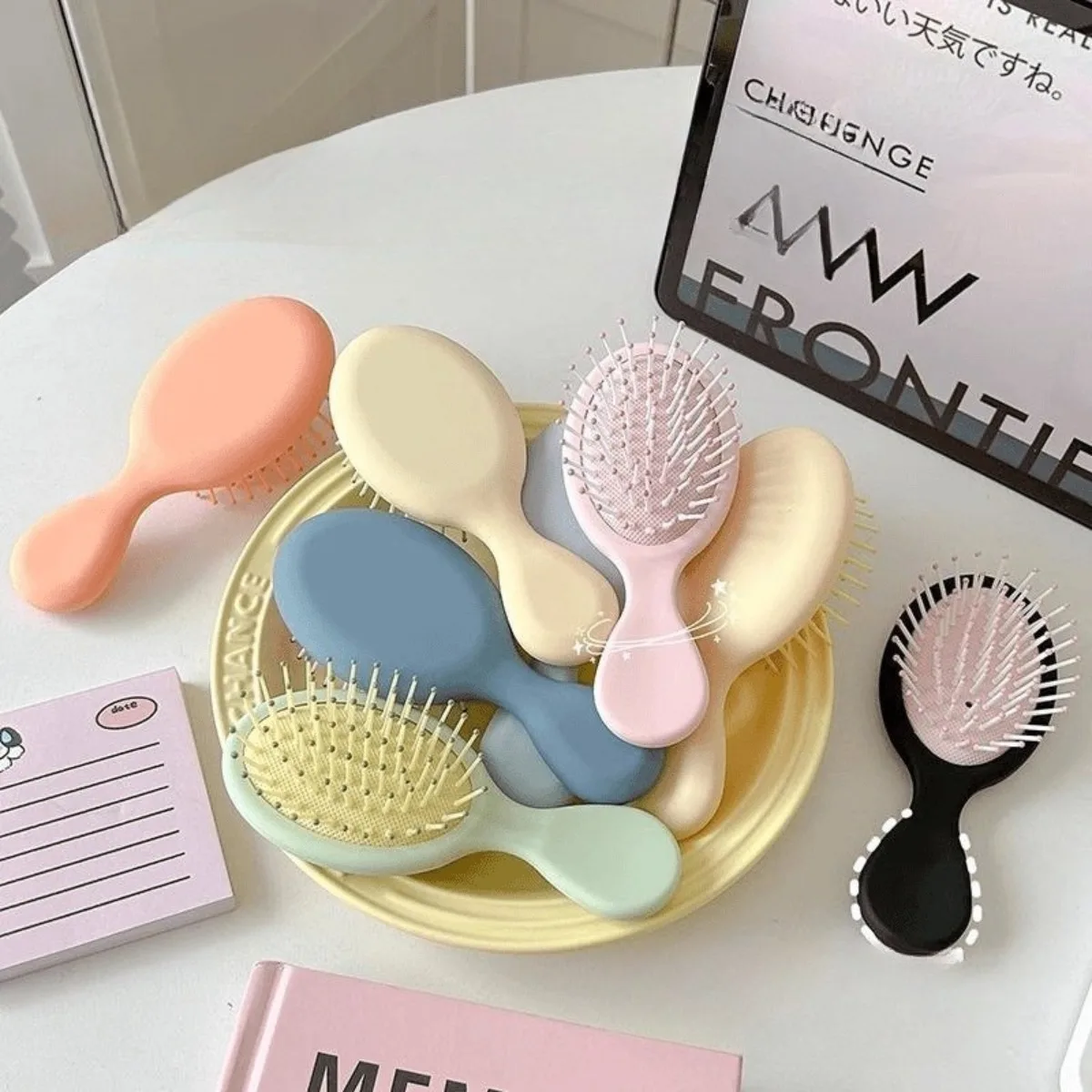 مشط وسادة هوائية معكرون محمول للفتيات والطلاب، وسادة هوائية صغيرة للتدليك، مشط شعر منزلي، منتج تجميل