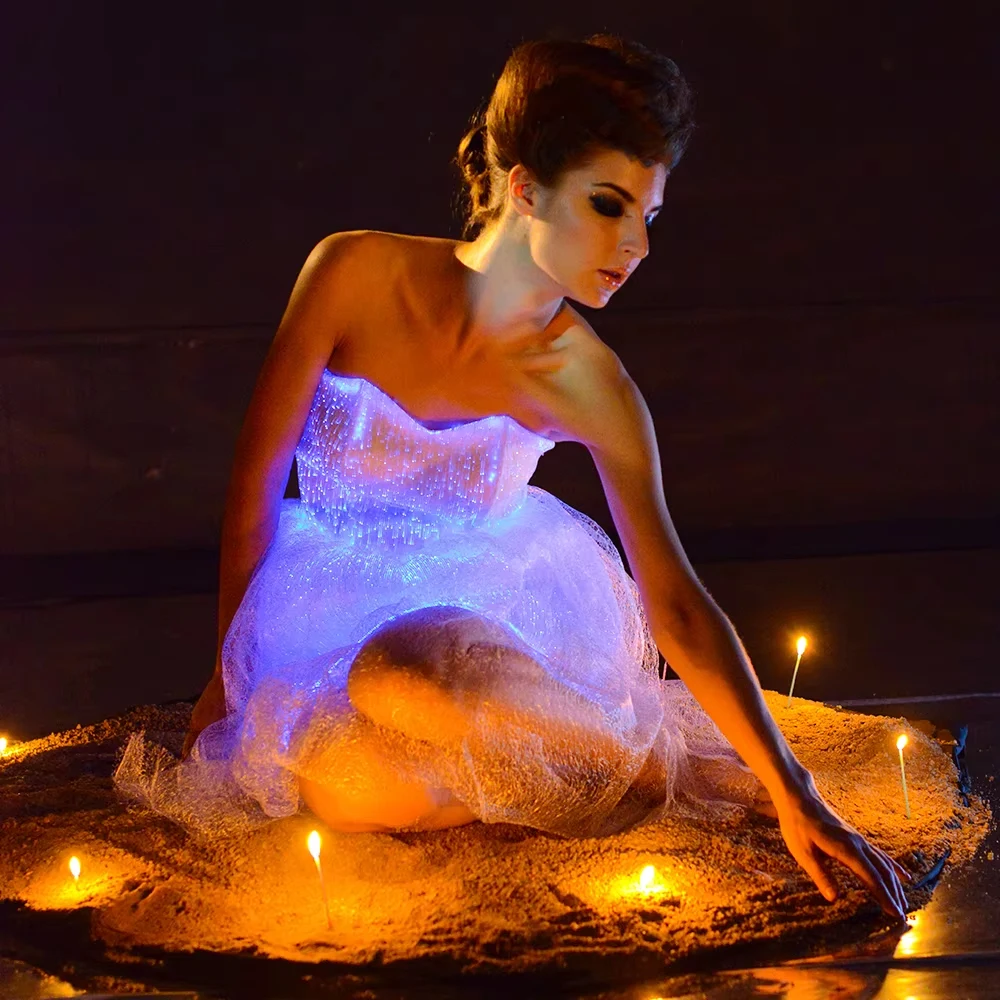 Light up Luminous พรหมโอกาสพิเศษห้องบอลรูม Off-ไหล่เต้นรําเครื่องแต่งกายหญิง LED Carnival ชุดงานแต่งงาน