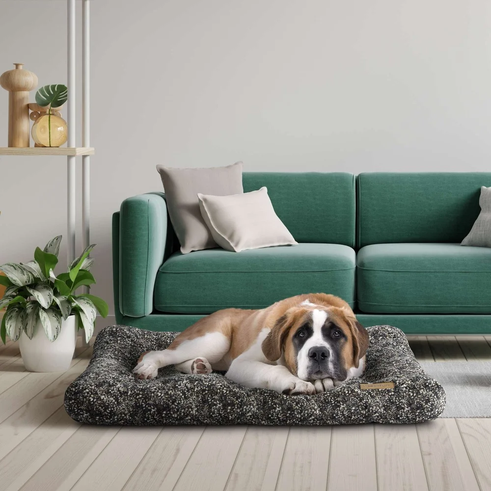 سرير كلب كبير جدًا بتصميم معنقدة من القطيفة، مواد متينة قابلة للغسل في الغسالة، منطقة نوم مريحة وناعمة، سلالات كبيرة