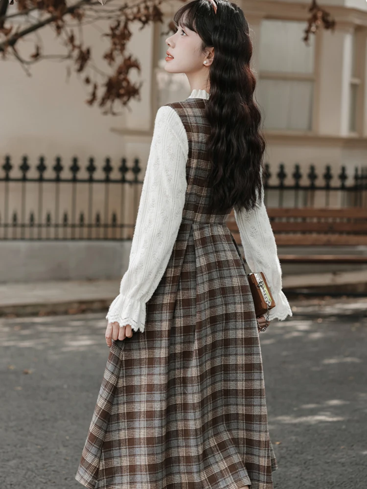 เดรสแขนยาวลายสก็อตสีขาวสไตล์แพทช์เวิร์คสำหรับผู้หญิง ดีไซน์หรูหรา คอตุ๊กตาผูกโบว์  แบบสองชิ้นในตัวเดียว  คอลเลคชั่นฤดูใบไม้ร่วง-ฤดูหนาว 2025 ชุดเดรสออกงานสุดหรู