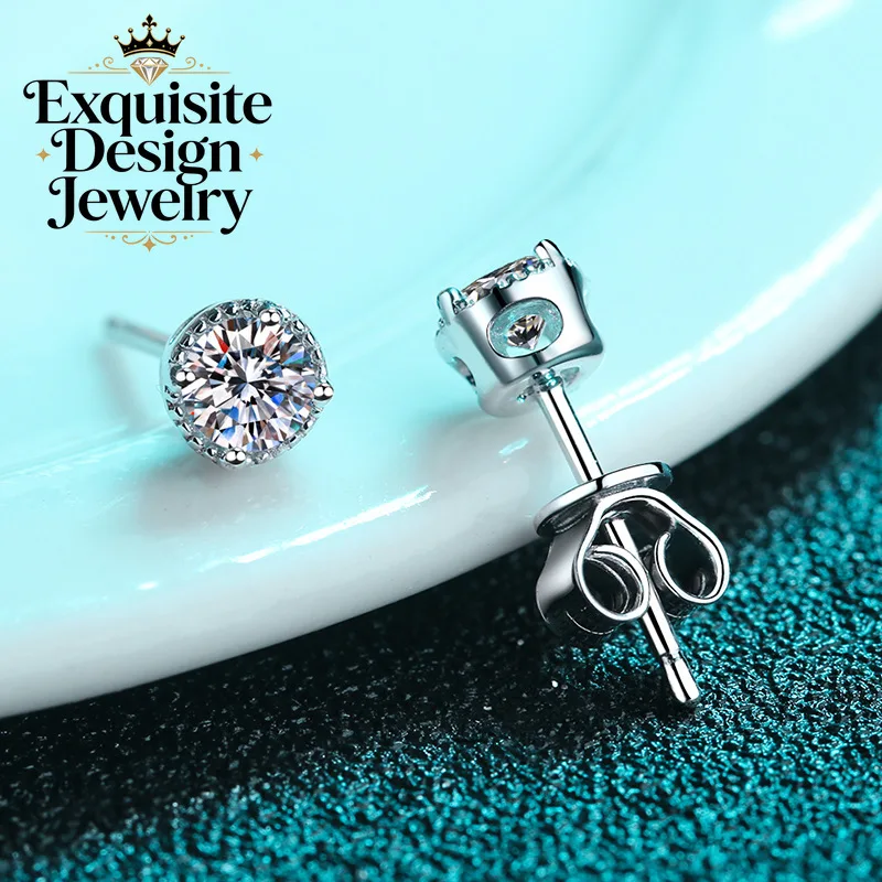 Exquisite Platinum PT950 Blinking Four-Prong Moissanite Earrings, Simple Little Daisy Diamond-Set Wedding Gift Earrings Women