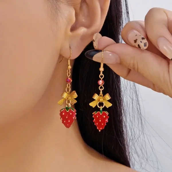 Women's Korean Sweet Strawberry Drop Earrings