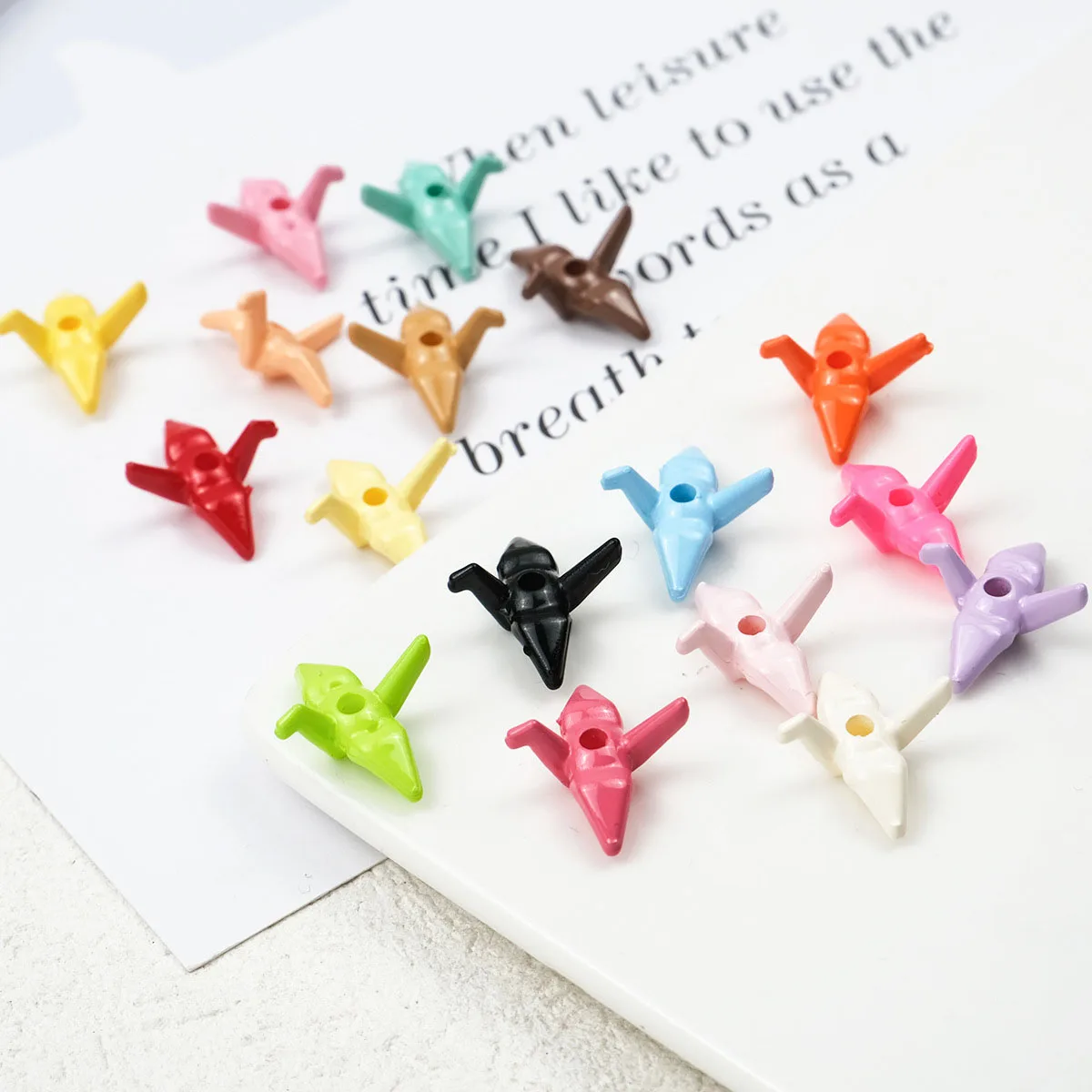 DIY Jewelry Findings Solid Colors Acrylic Paper Crane Shape Jewelry Beads Fit Bracelet Necklace Earring Ornaments 100pcs 16*7mm