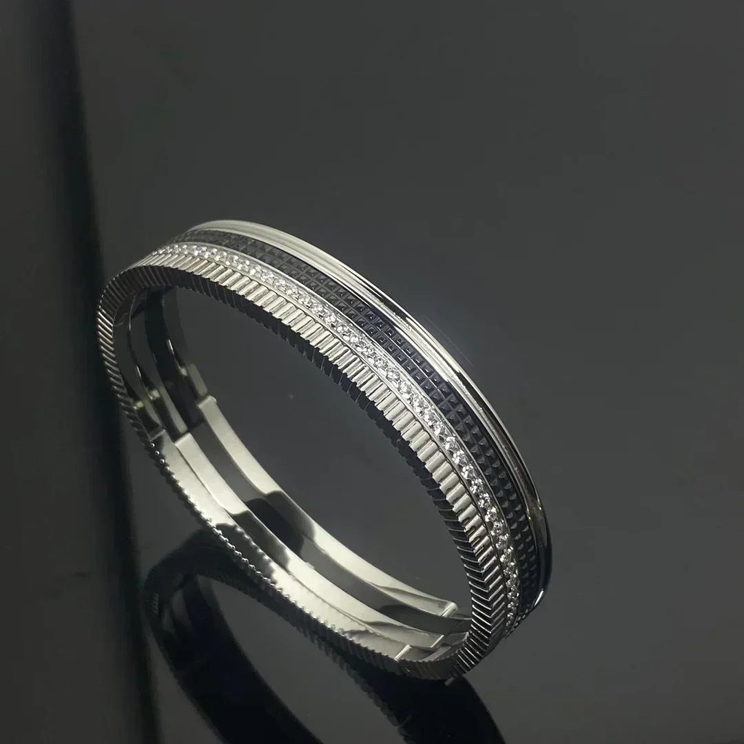 

Exquisite S925 Sterling Silver Bouron Bracelet, White Gold & Black Diamond Gear Edge, Perfect for Elegant Banquets