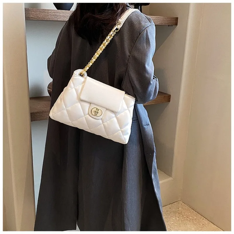 2024New Fashion Handlebags for Women Leisure and Minimalist Crossbody Bag Women Versatile Commuting Underarm Bag Chains Handbag