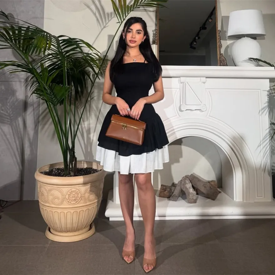 Op maat gemaakte korte zwart-witte avondjurken met ruches A-lijn spaghetti crêpe فسات Mohamed mioة knielengte galajurk voor dames