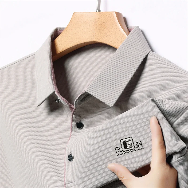 New Men's Business Casual Short Sleeved Shirt with Badge Solid Color Polo Shirt Fashionable Breathable Comfortable Versatile Top image 2