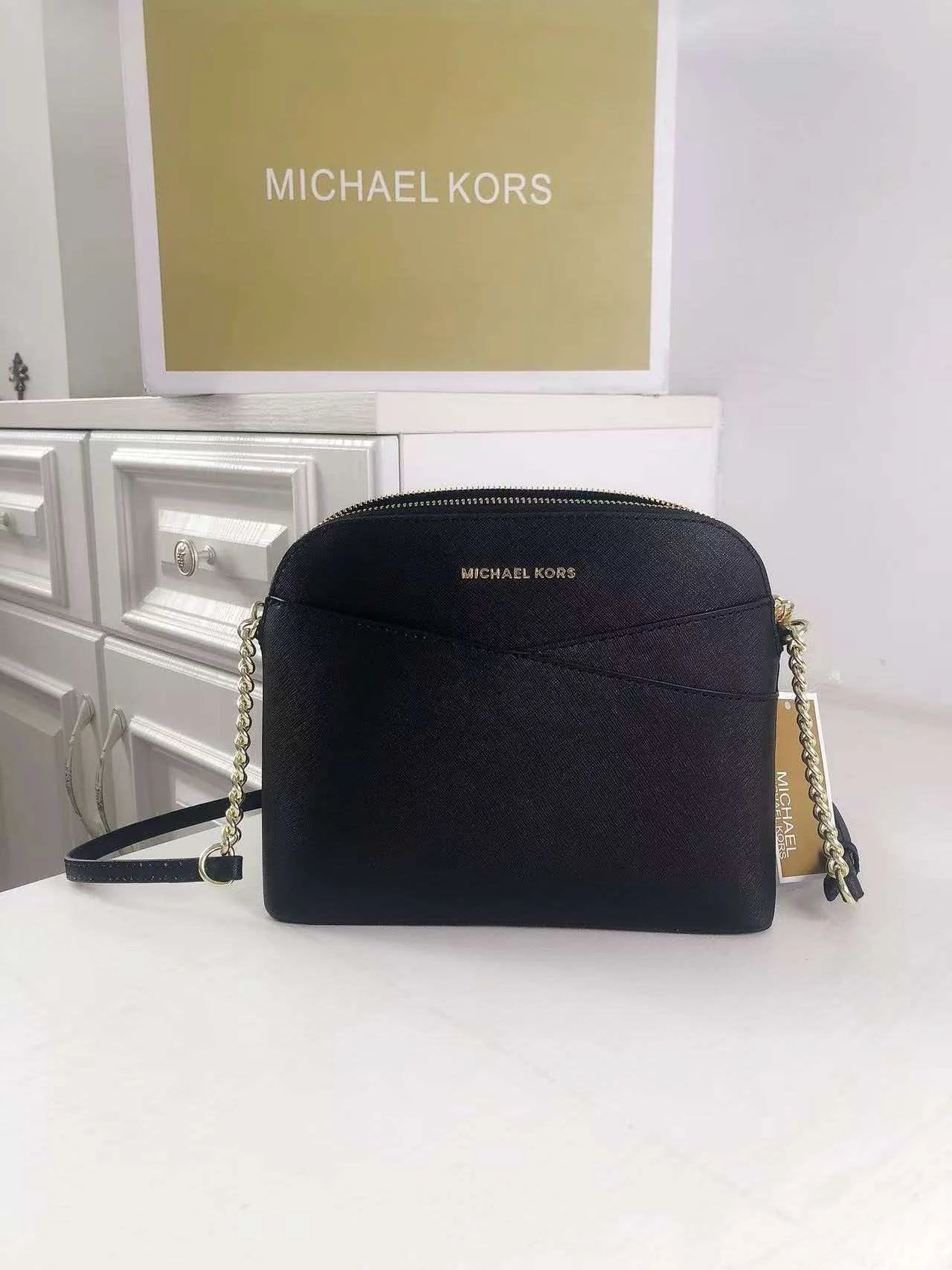 Michael Kors 2026 New Women's Classic Fashion Single-Shoulder Bag Retro Shell-Shaped Leather Double-Layer Crossbody Bag