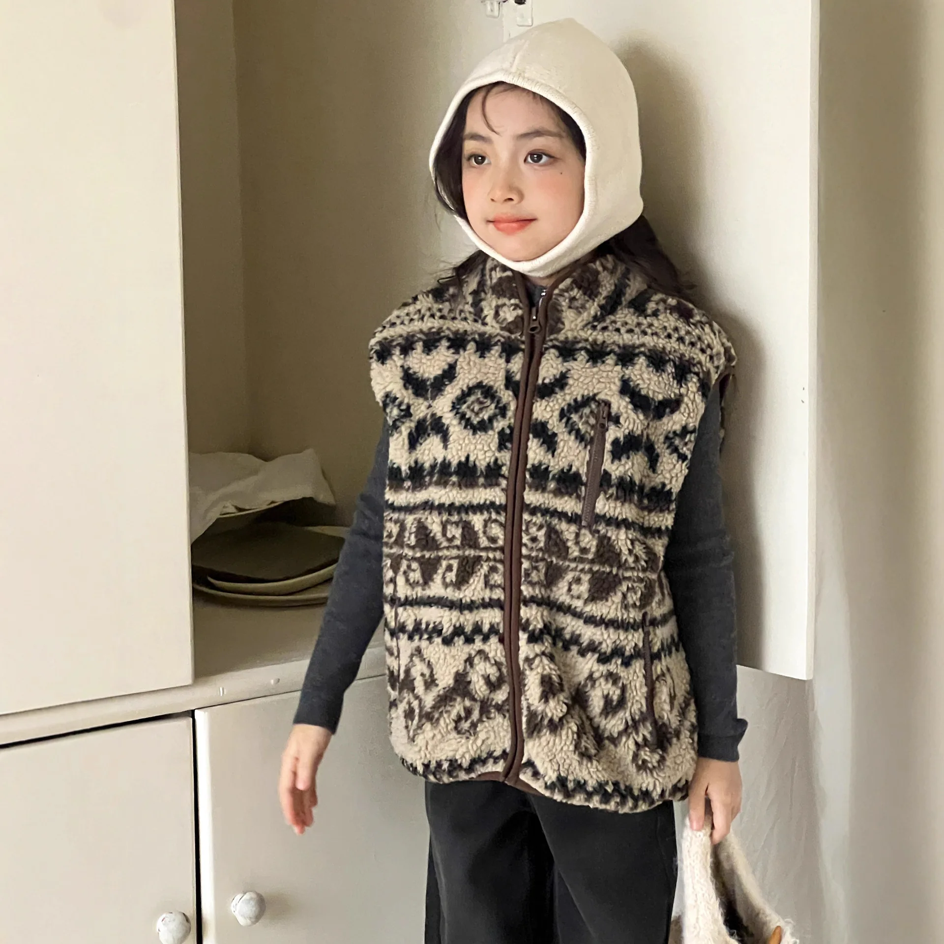 Girls Vest 2025 Autumn and Winter New Thick Vest for Wearing Fashionable Patterns on The Outside Casual Daily Versatile Fashion
