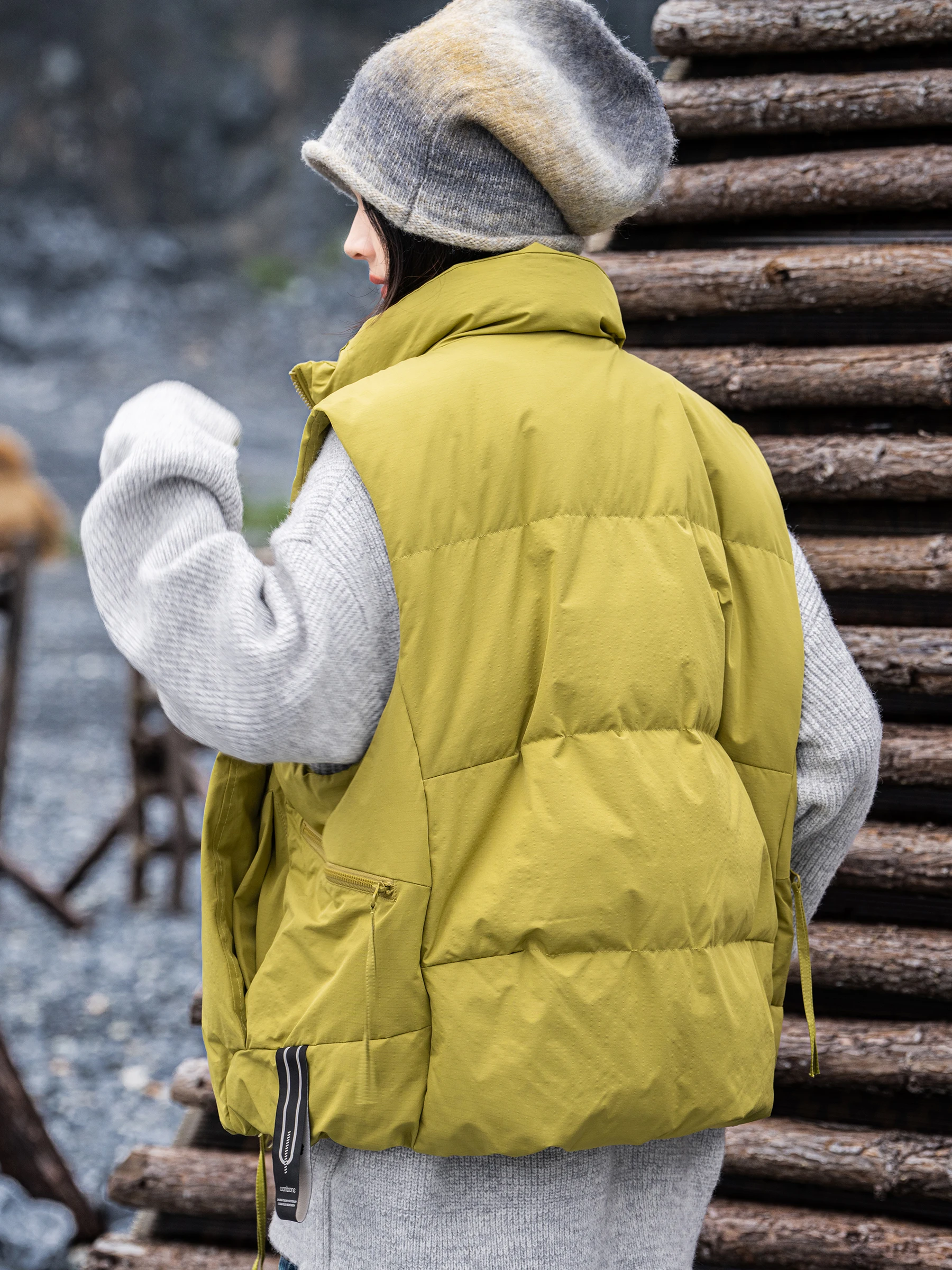 AOGZ American Style Lightweight Warm Stand Collar down Vest for Men And Women Autumn Winter New Fashion Multi Pocket Vest