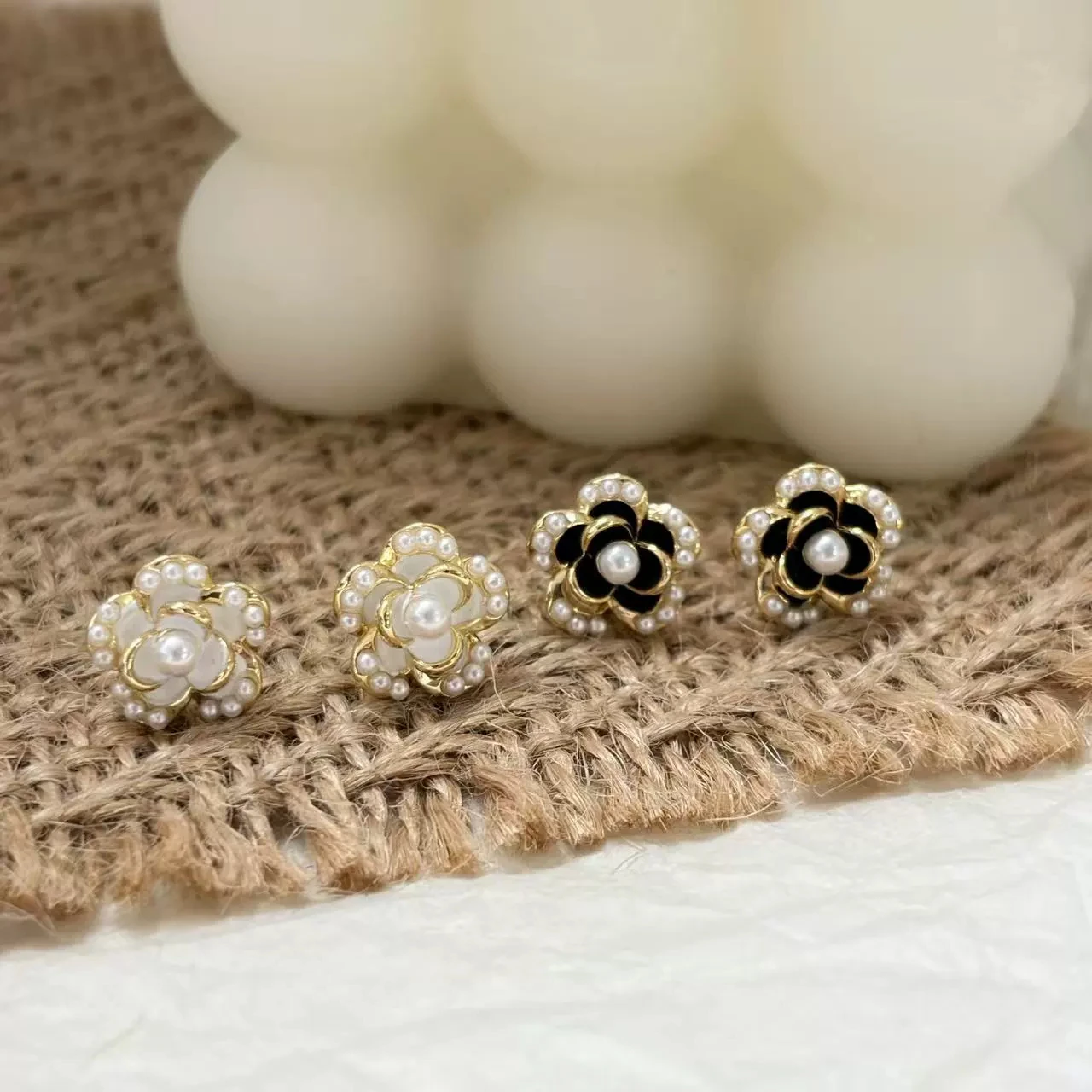 New White Red Black Camellia Imitation Pearl Stud Earrings for Women Temperament Fashion Geometry Jewelry Accessories Gift