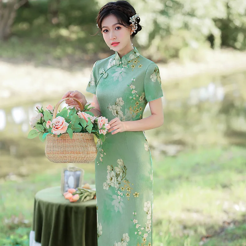 

2023 Spring Fresh Young Girly Green Banquet Cheongsam Elegant Fashion Chinese Style Performance Evening Dress Qipao for Women