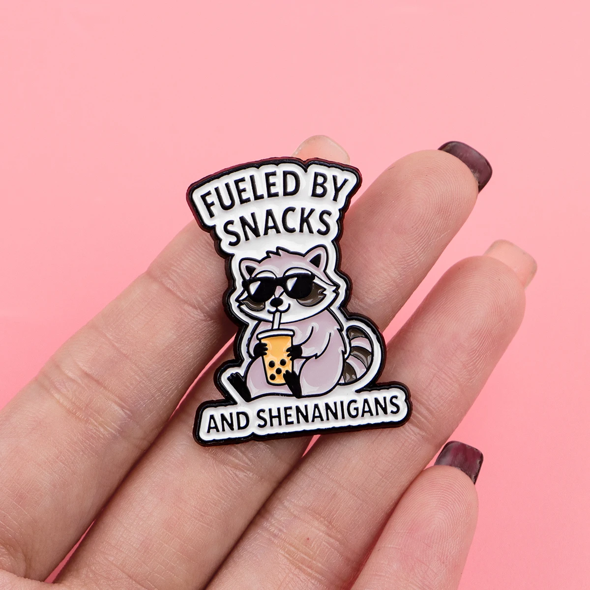 Waschbär-Totemtier-Emaille-Pins, lustige sarkastische Zitat-Brosche, niedliche Tier-Anstecknadel für Rucksack, Jeans, Tasche, Geschenk für Freunde – Detail 7