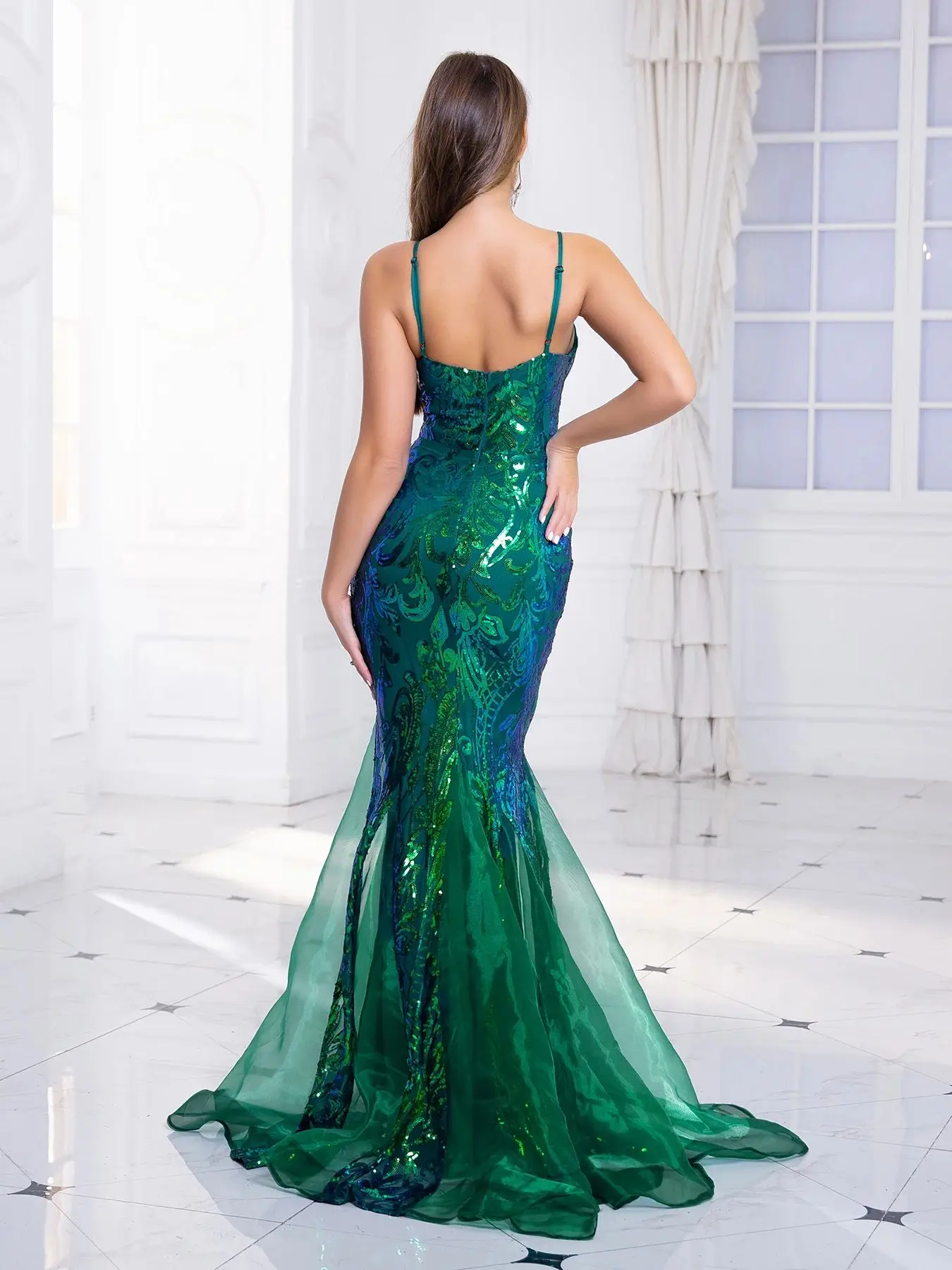 Romagic Deep V Neck Sleeveless Green Cocktail Prom Dress Spaghetti Strap Sequin Luxury Evening Party Women Long Mermaid Dresses