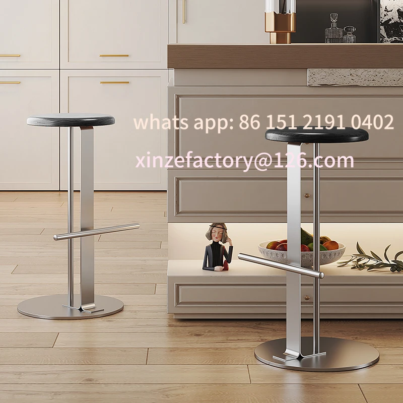 カスタマイズ可能な日本のミニマリストバースツール、家庭用無垢材ハイチェア、メタルカウンターチェア、ソーシャルメディアで人気