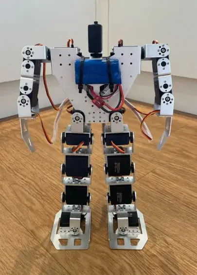 

Free shipping 17 DOF humanoid Educational robot High - end competitive robot matching with metal gear digital Robotservo RDS3115