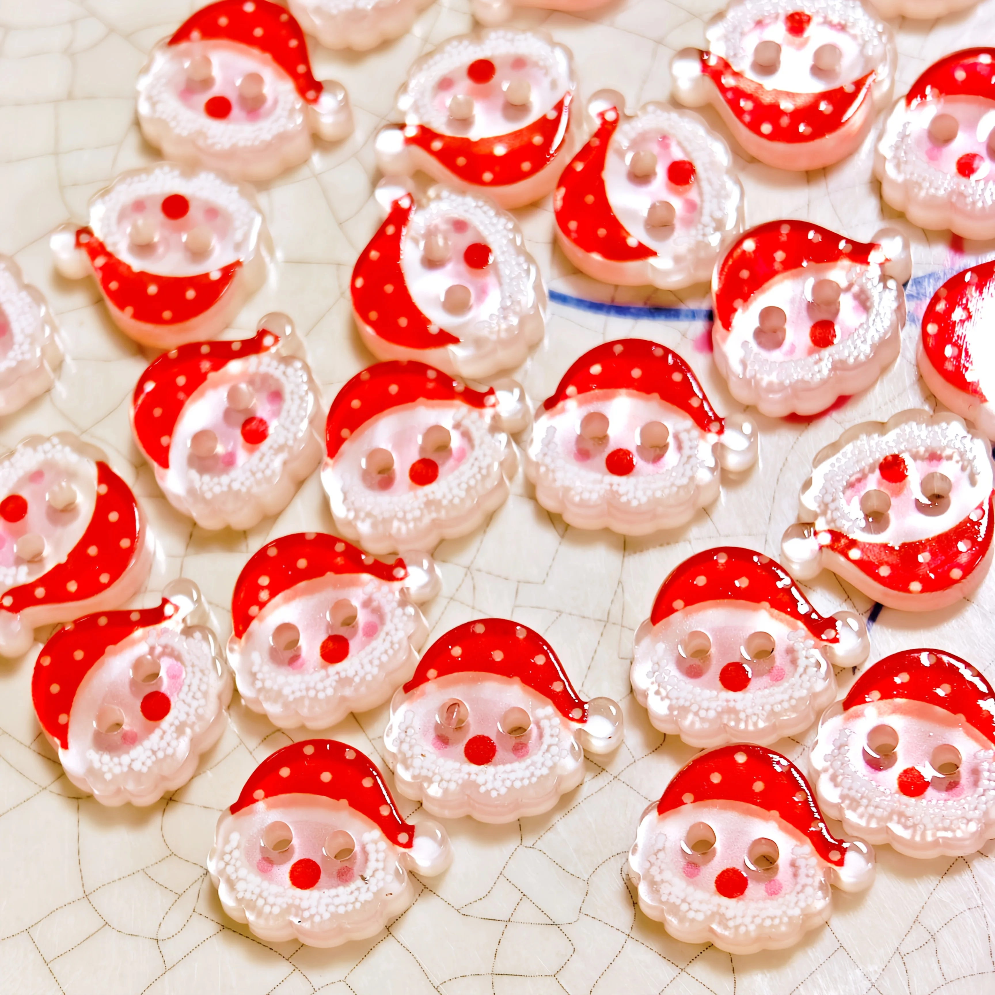 Santa Claus Face Buttons, Christmas Resin 2-Hole Buttons, Cute Santa Head Sewing Buttons for DIY Crafts, Clothing, Scrapbooking,