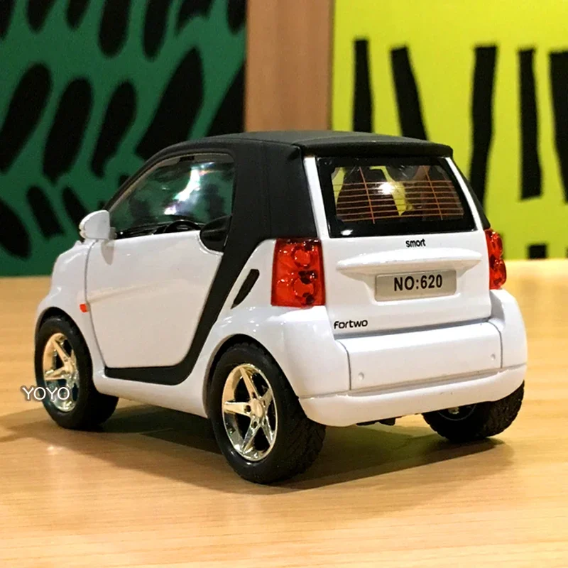 1:32 Simulation Car Smart Alloy Car Model Diecast Metal Toy Vehicles Mini Car Model Sound and Light Collection Children Toy Gift