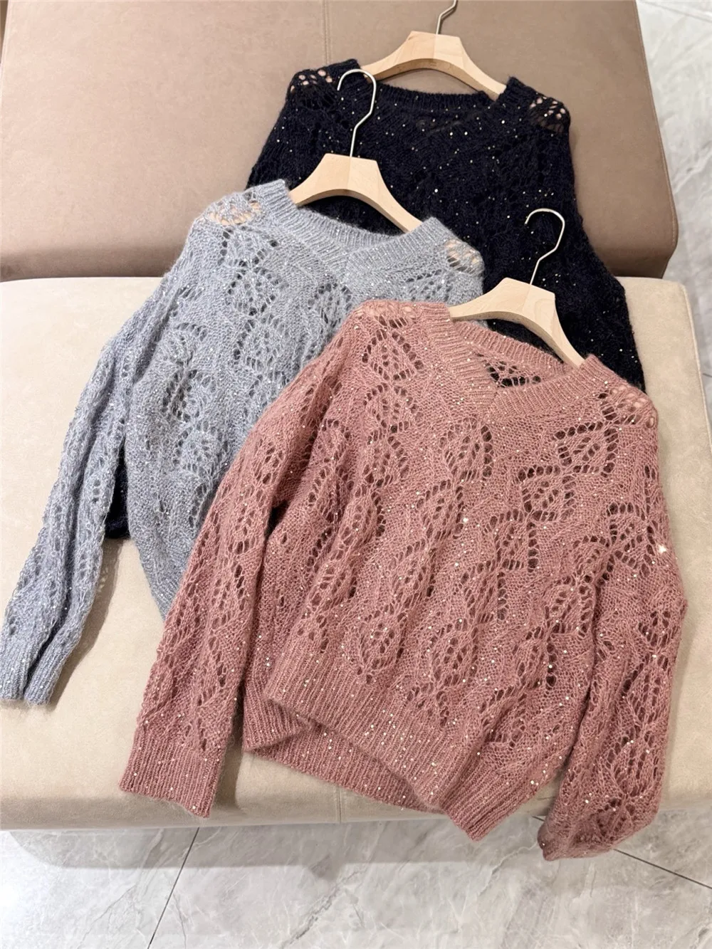 

25 Autumn And Winter New High-End V-Neck Shining Beaded Hollow Knitted Women's Pullover