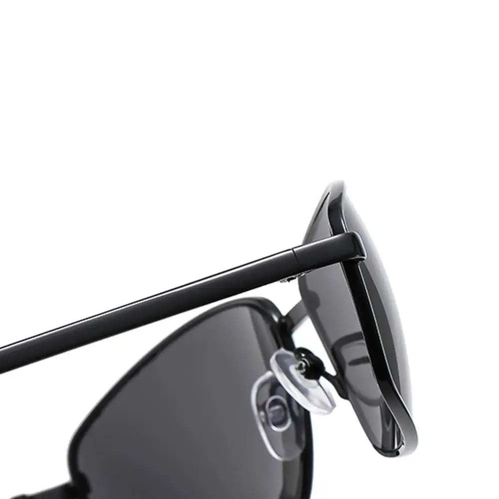 Classic Vintage American Sunglasses Y2K Metal Frame Rectangle Shades Hot Punk Sun Glasses for Women & Men