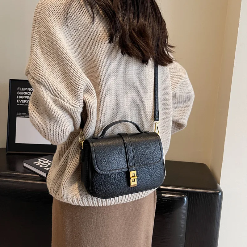 

2025 Women‘s Vintage Small Square Bag, Retro Genuine Leather Multi-way Shoulder Crossbody Purse, Chic Handheld Tote