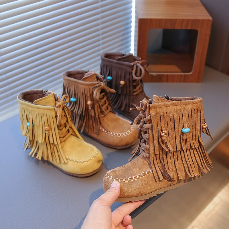 

Suede Girls' Fashion Tassel Design Boots 2025 Autumn and Winter New Retro Plush Lining Cold-resistant Cute Non-slip Short Boots.