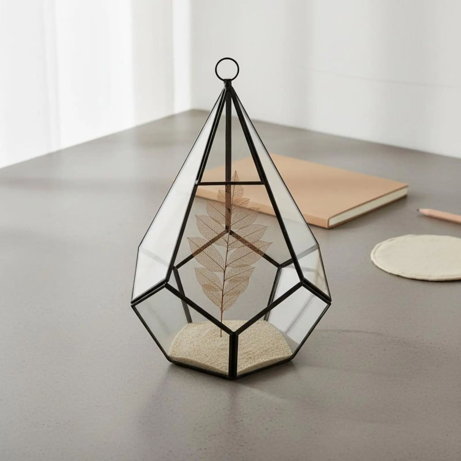 Black Frame Glass Planter Nordic Design Geometric Glass Terrarium Polygonal Fleshy Plant Container Versatile Use Lidded Wardian