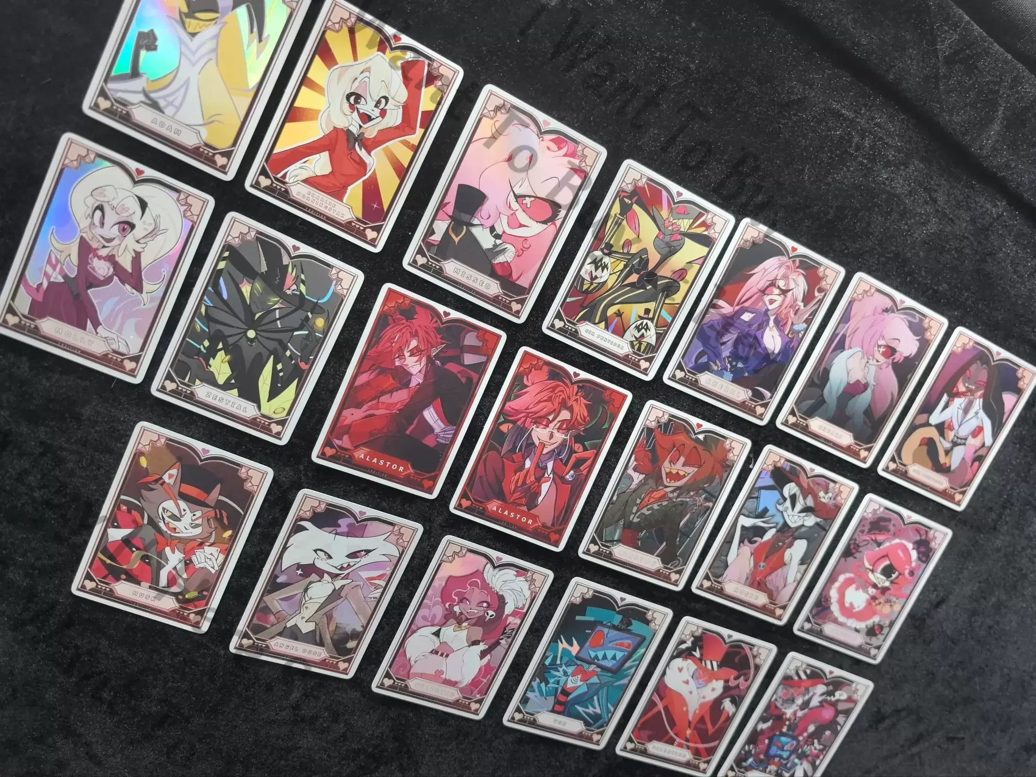 Hazbin Hotel Alastor Vox Lucifer Morningstar Sir Pentious Lute Cosplay Anime Cartes à collectionner de Lesser Calorie Cartes à collectionner pour les fans