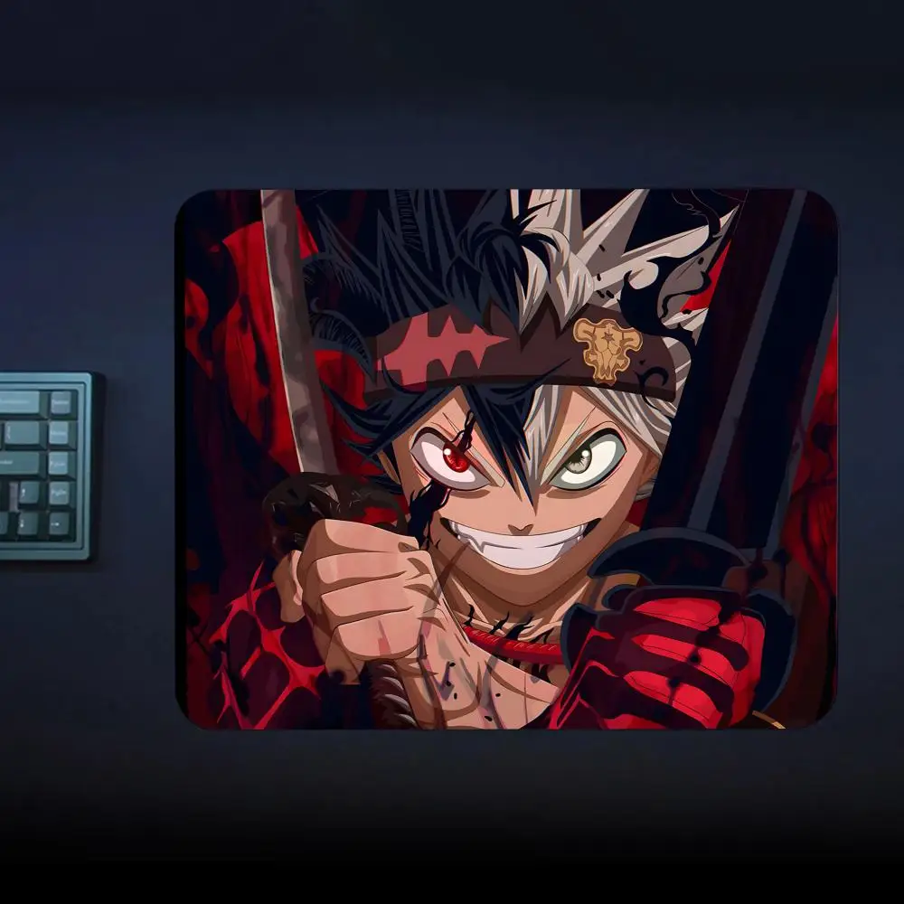 لوحة ماوس بلاك كلوفر لأجهزة الكمبيوتر المحمولة للألعاب، لوحة ماوس للألعاب، سجادة لوحة المفاتيح، واقي المكتب، وسادات ماوس كرتونية أنيمي #3