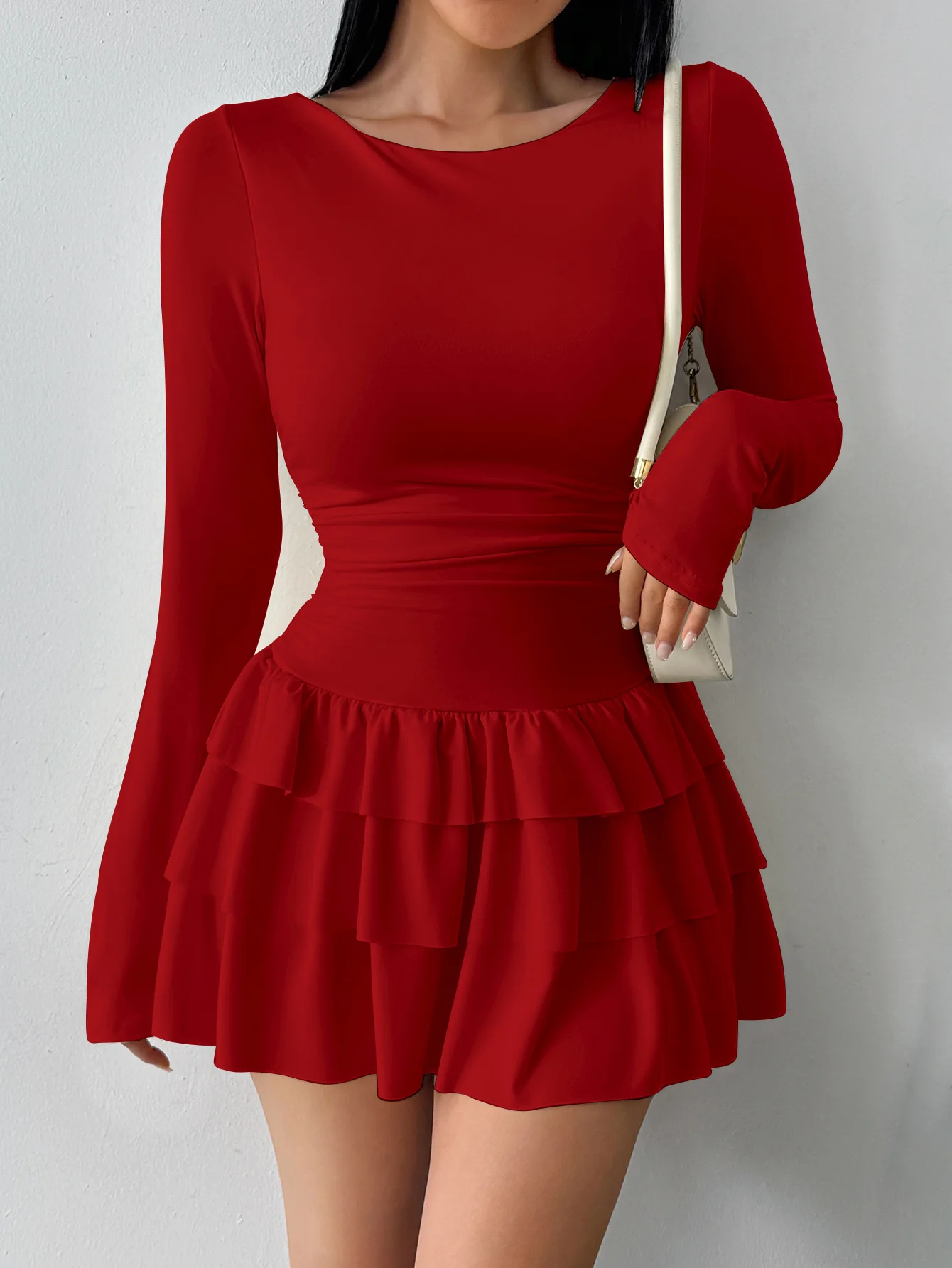 Damen-Kleid mit Rundhalsausschnitt und langen Ärmeln, figurbetont, mit geraffter Taille, mehrlagigem Rüschenrock, schmal geschnitten, Minikleid, lässig, Streetwear, Club, Party – Detail 15