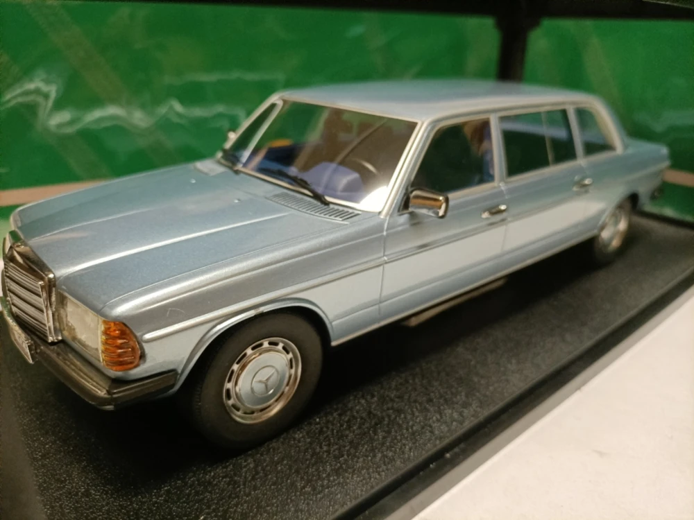 Cult 1:18 E-Class V123 Lang 1978 Extended Edition Simulation Limited Edition Resin Metal Static Car Model Toy Gift