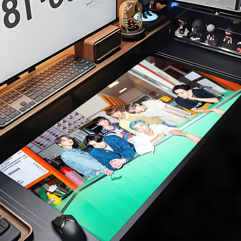 Alfombrilla de ratón de Anime para ordenador portátil Kawaii KPOP, alfombrilla de escritorio personalizada para niños, teclado para Gamer, alfombra antideslizante negra, alfombrillas para ratón, decoración de oficina, almohadillas para mesa