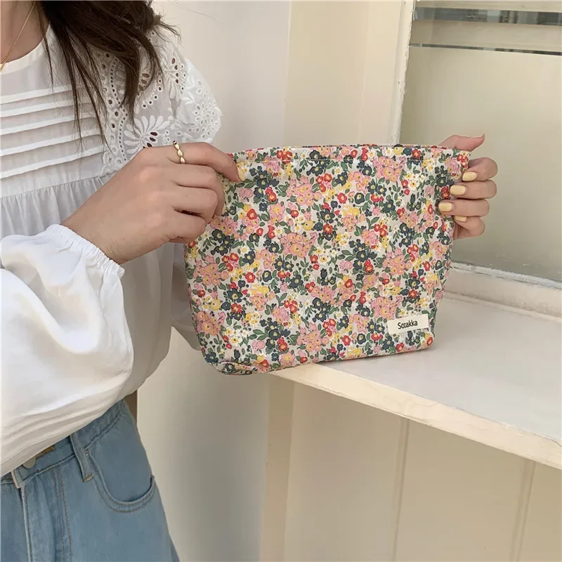 Bolsa de cosméticos Floral de tela de algodón para mujer, bolsa de almacenamiento de maquillaje, bolsa de cosméticos con cremallera de estilo