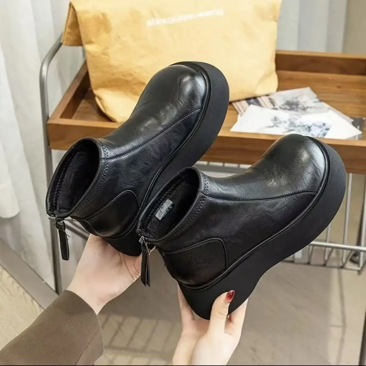 2025 Autumn Women's Shoes Winter Height Raising Warm Women's Boots New Comfortable and Versatile Anti Slip Short Boots