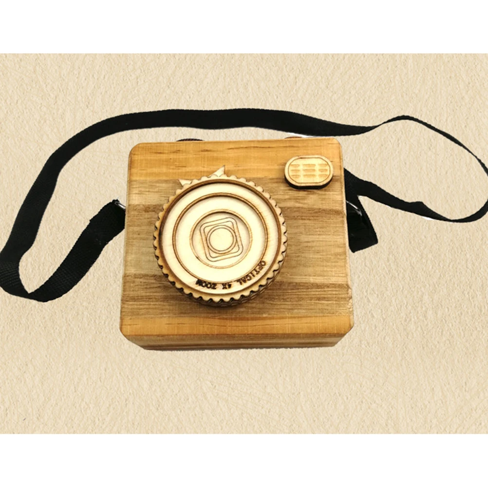 

1pc Music Box Ornament Rotated Shutter Retro Camera Shape Craft Creative Melody Box Playing City of Sky (Wood Color)