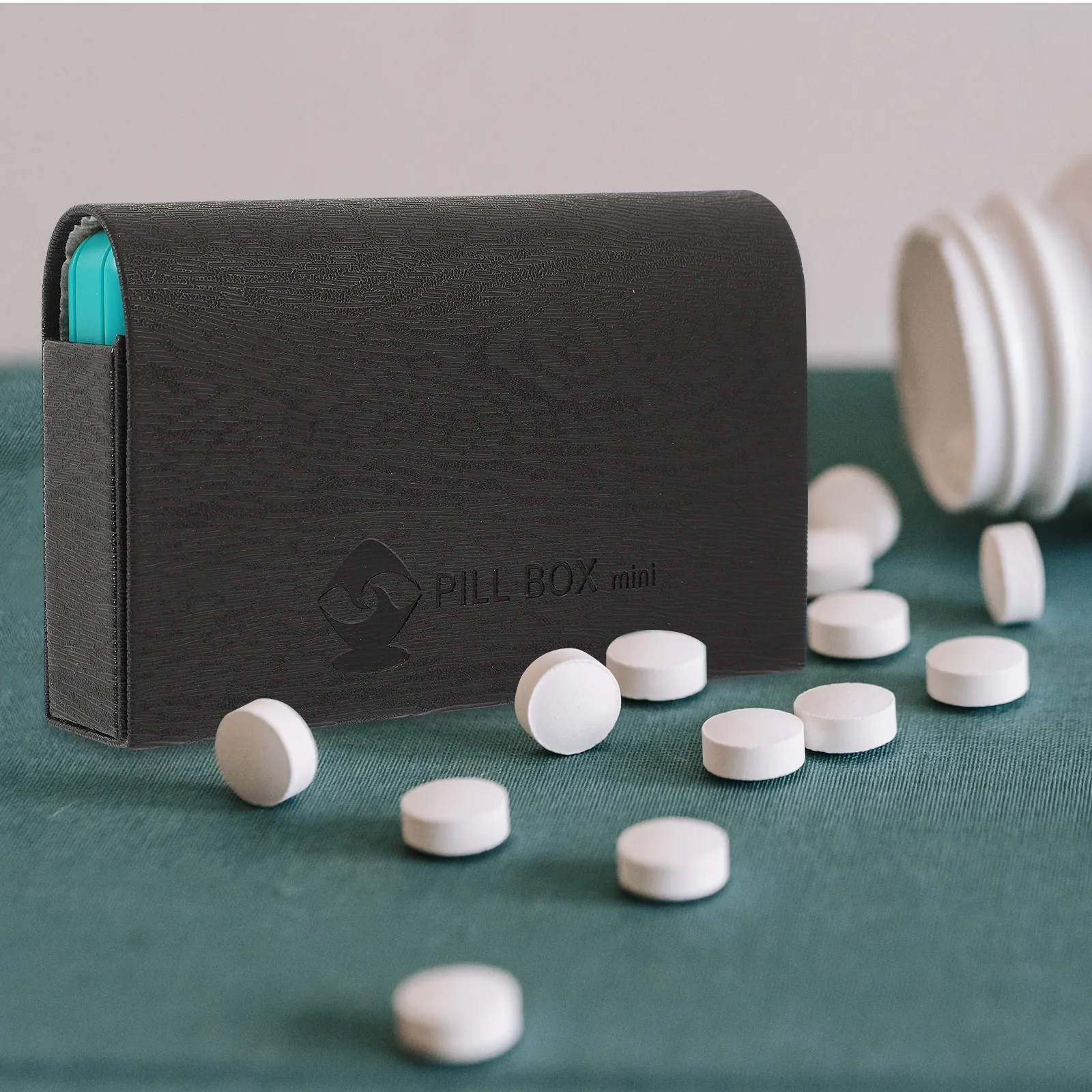 

1Set Travel Medicine Organizer Large Compartment Case Portable Lightweight Organizer