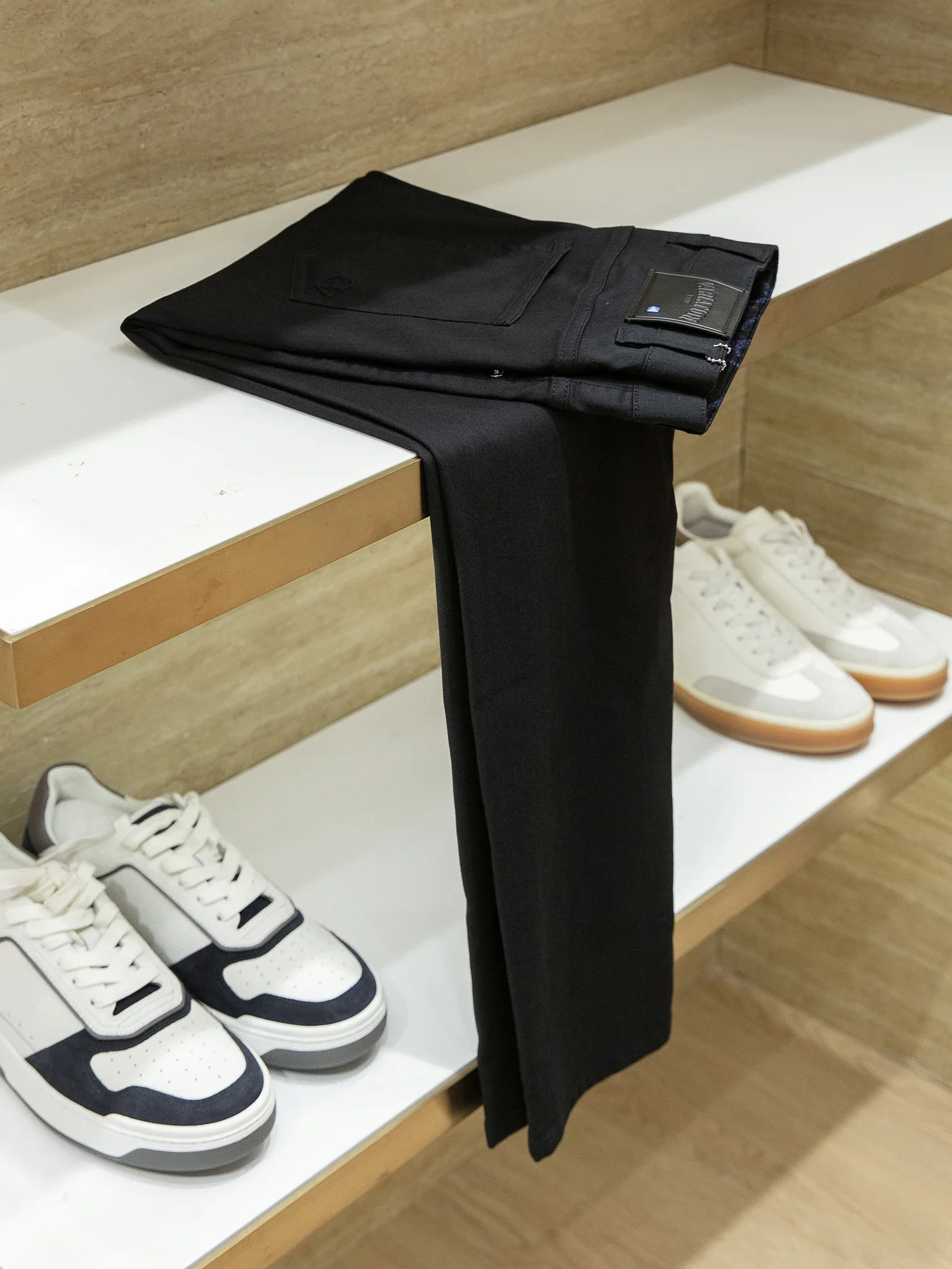 

Classic Black Cow Series Mulberry Acetate Silk Fabric Spring and Summer Men's Slim-fit Small Straight Jeans