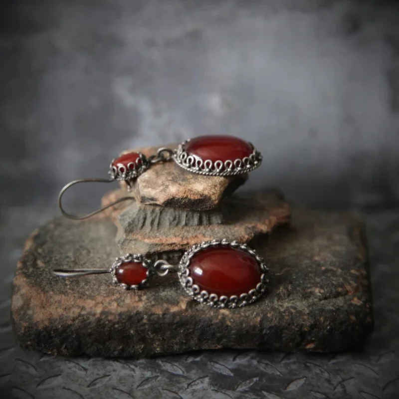 Vintage Oval Inlaid Red Zircon Women Earrings Classic Personality Ancient Silver Color Drop Earrings Jewelry