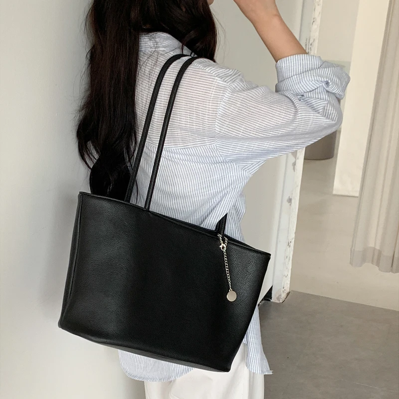 borse-tote-casual-coreane-da-donna-borse-a-spalla-di-lusso-firmate-nuove-2026-in-pu-con-catena-metallica-e-manico-superiore-modello-medio-sottobraccio